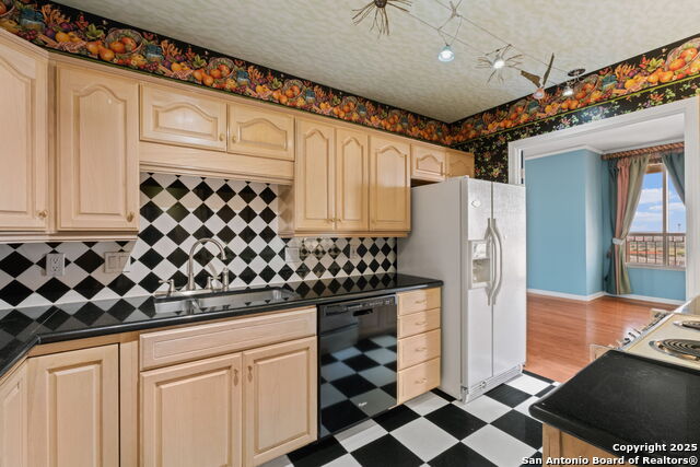 Details for 1 Towers Park Ln  1512, San Antonio, TX 78209