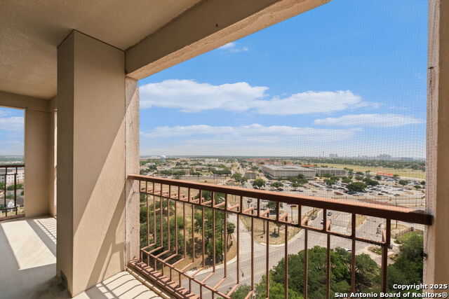 Image 5 of 38 For 1 Towers Park Ln  1512