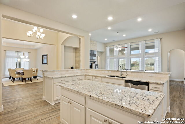 Listing photo id 12 for 7938 Cibolo