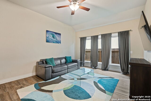 Listing photo id 16 for 7938 Cibolo