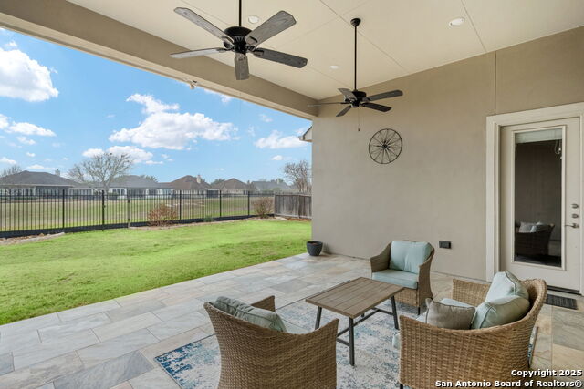 Listing photo id 26 for 7938 Cibolo
