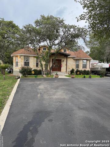 Listing photo id 11 for 22739 Lazy Stream