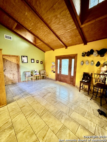 Listing photo id 2 for 22739 Lazy Stream