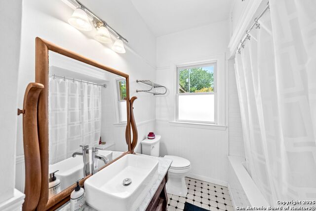 Image 15 of 22 For 223 Mariposa Dr W