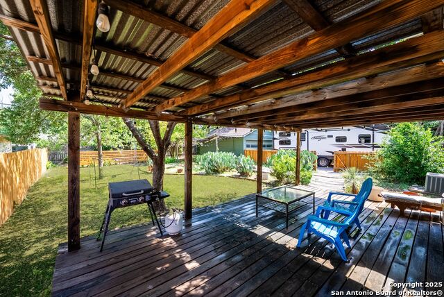 Image 19 of 22 For 223 Mariposa Dr W