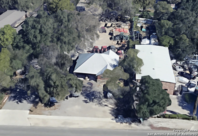 Listing photo id 7 for 2571 Macarthur