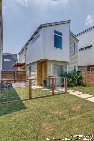 Image 22 of 25 For 330 Clay St  4