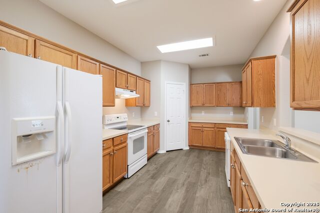 Listing photo id 11 for 543 Willow Grove Dr