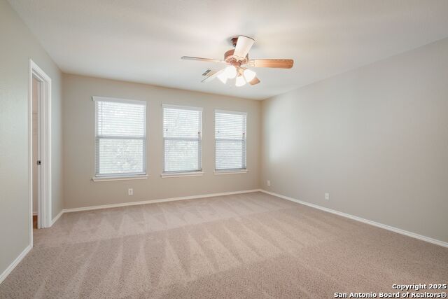 Listing photo id 14 for 543 Willow Grove Dr