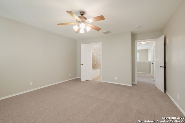Listing photo id 15 for 543 Willow Grove Dr