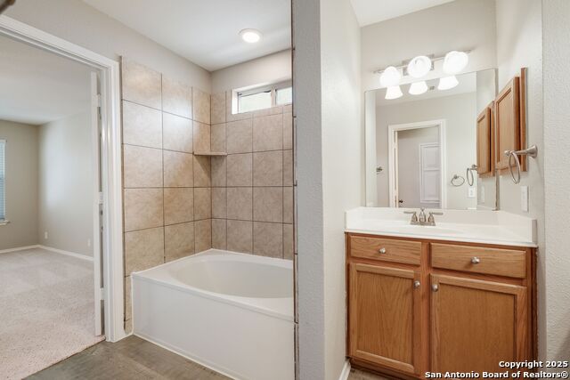 Listing photo id 18 for 543 Willow Grove Dr