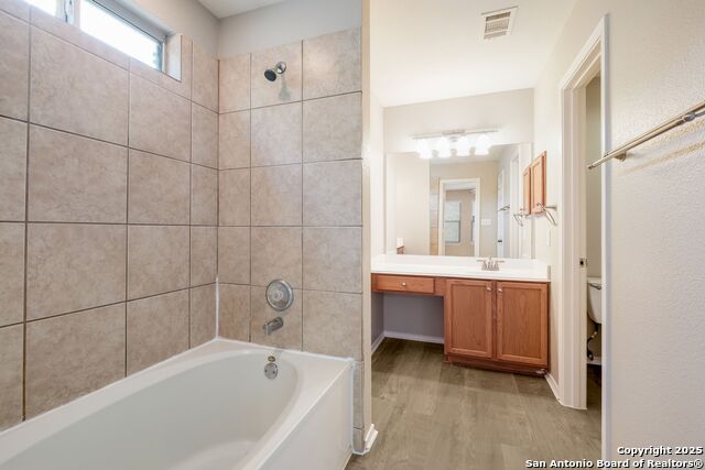 Listing photo id 19 for 543 Willow Grove Dr