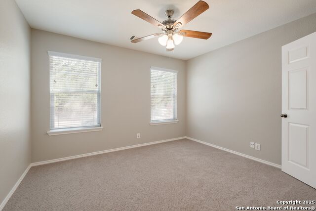 Listing photo id 20 for 543 Willow Grove Dr