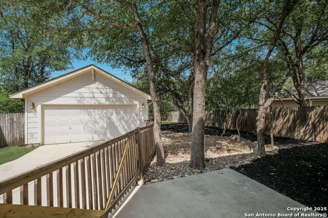 Listing photo id 25 for 543 Willow Grove Dr
