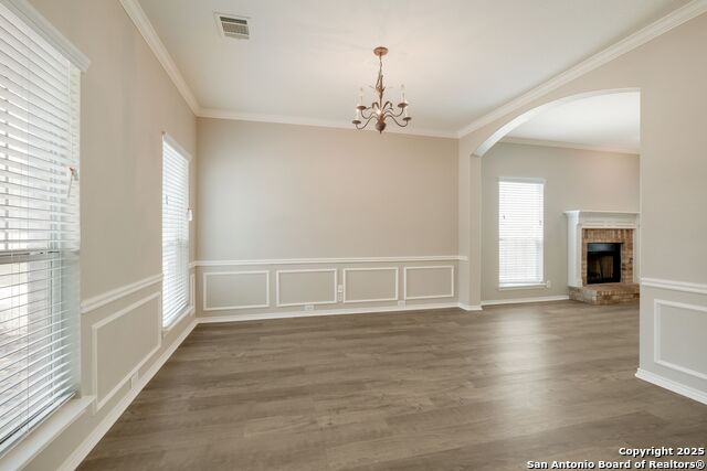 Listing photo id 3 for 543 Willow Grove Dr