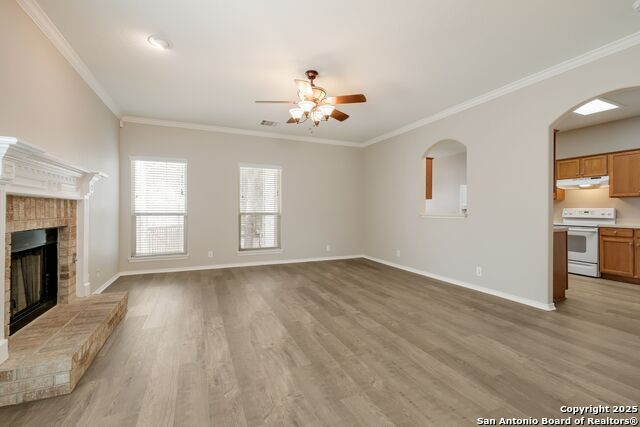 Listing photo id 6 for 543 Willow Grove Dr