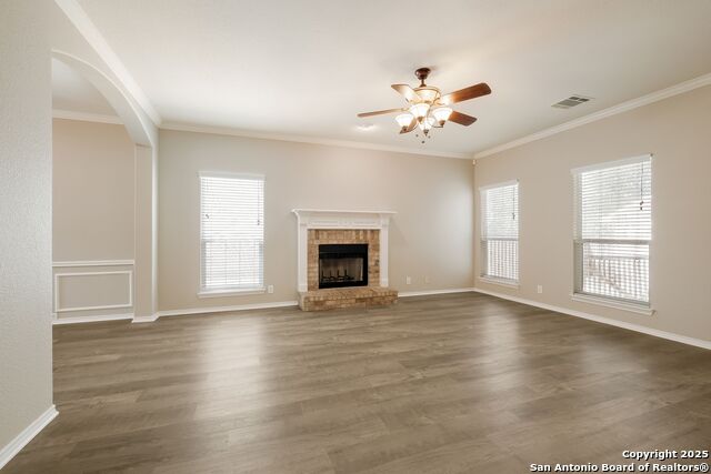Listing photo id 7 for 543 Willow Grove Dr