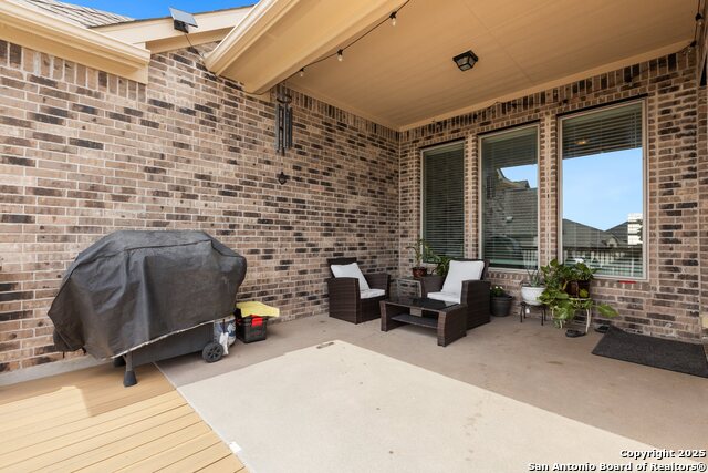 Listing photo id 44 for 1718 Wind River