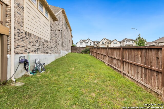 Listing photo id 46 for 1718 Wind River