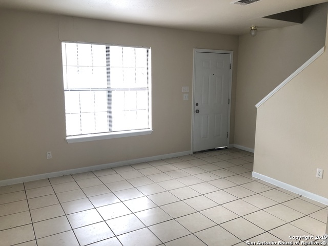 Image 2 of 11 For 7547 Windsor Oaks