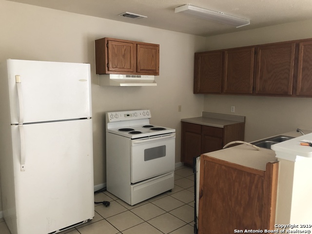 Image 3 of 11 For 7547 Windsor Oaks