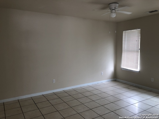 Image 4 of 11 For 7547 Windsor Oaks