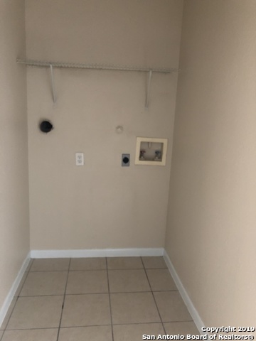 Image 5 of 11 For 7547 Windsor Oaks