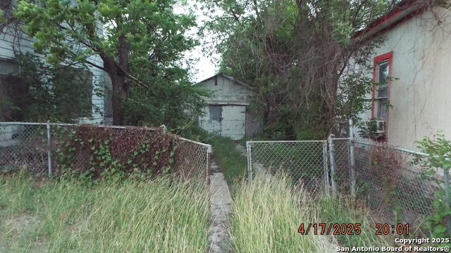 Image 18 of 23 For 609 Ruiz Street