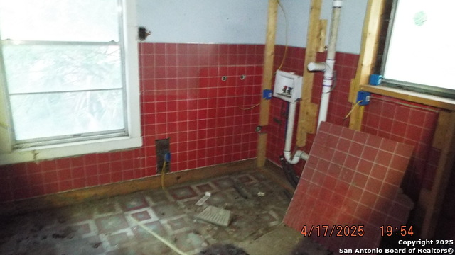 Image 7 of 23 For 609 Ruiz Street