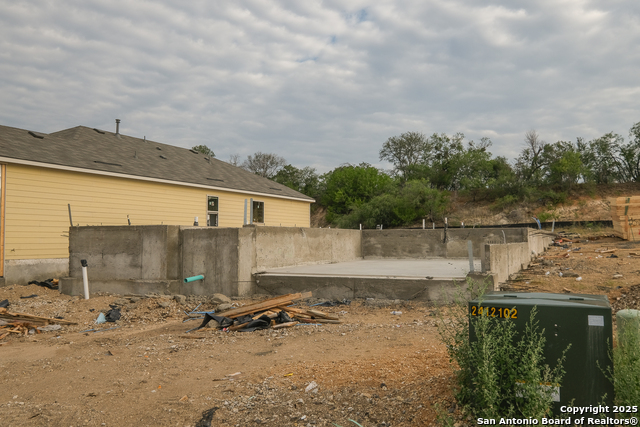 Listing photo id 4 for 5027 Agave Blue Lane