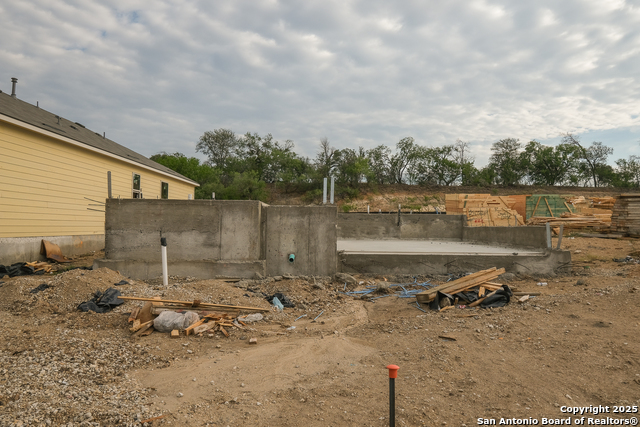 Listing photo id 5 for 5027 Agave Blue Lane