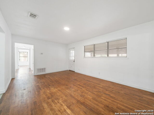 Image 4 of 19 For 2714 Kaiser Dr