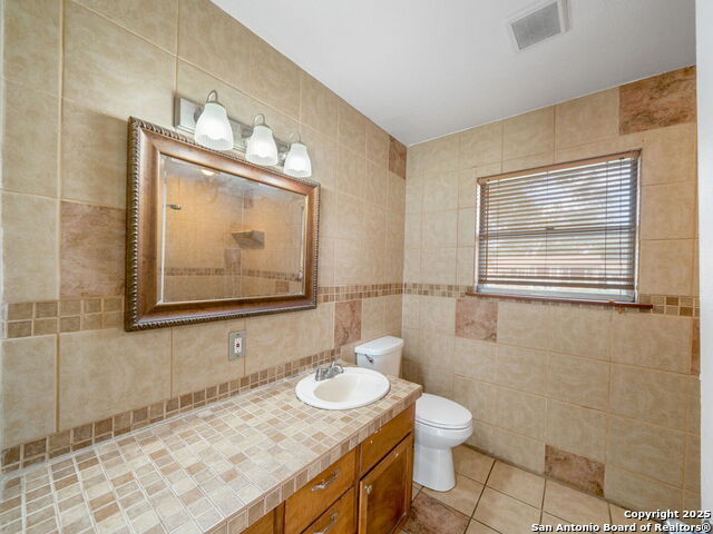 Image 8 of 19 For 2714 Kaiser Dr