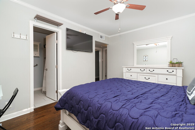 Listing photo id 21 for 311 Redcliff