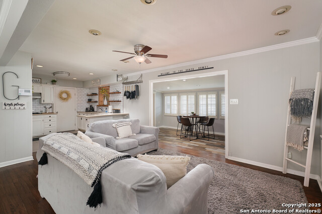 Listing photo id 5 for 311 Redcliff