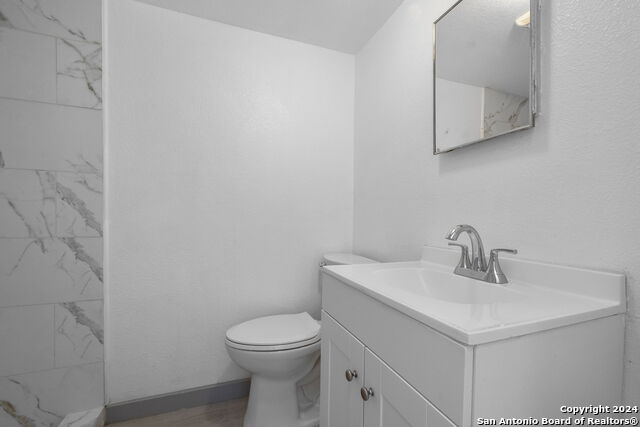 Image 12 of 16 For 302 Cevallos E 3