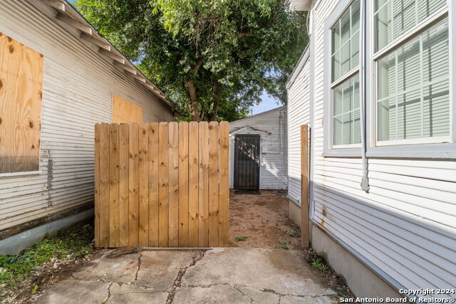 Image 16 of 16 For 302 Cevallos E 3