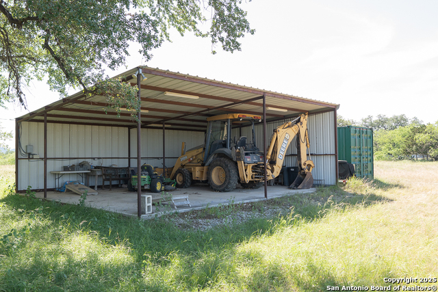 Listing photo id 10 for 173 Pvt Rd 3820