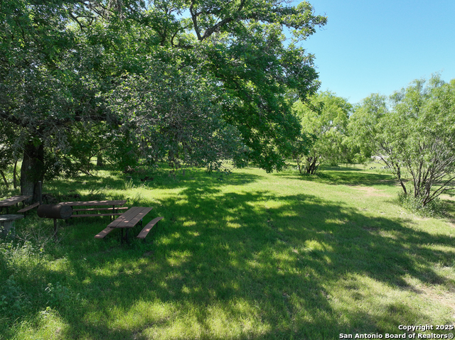 Listing photo id 11 for 173 Pvt Rd 3820