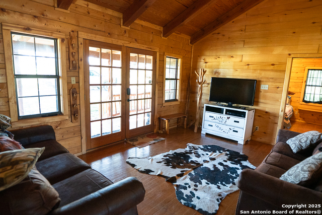 Listing photo id 4 for 173 Pvt Rd 3820
