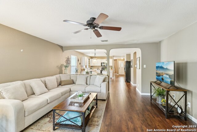 Listing photo id 8 for 25703 Lost Creek Way