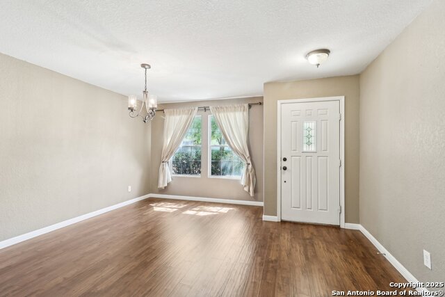 Listing photo id 9 for 25703 Lost Creek Way