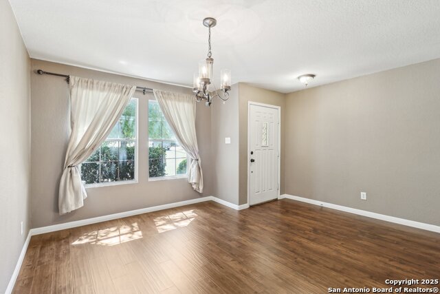 Listing photo id 10 for 25703 Lost Creek Way