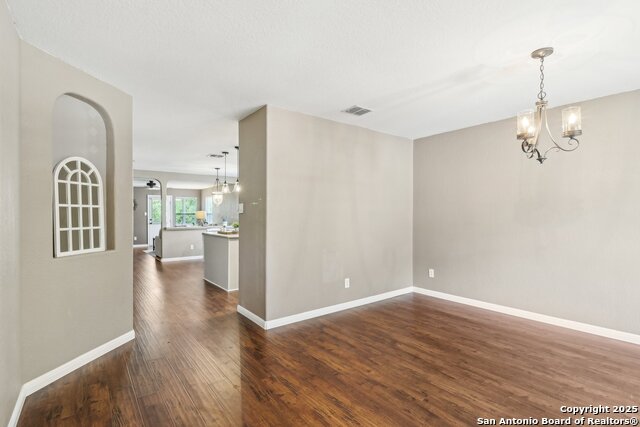 Listing photo id 11 for 25703 Lost Creek Way