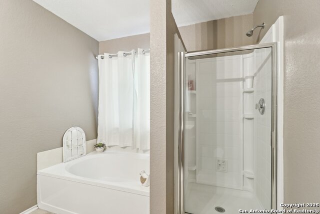 Listing photo id 15 for 25703 Lost Creek Way