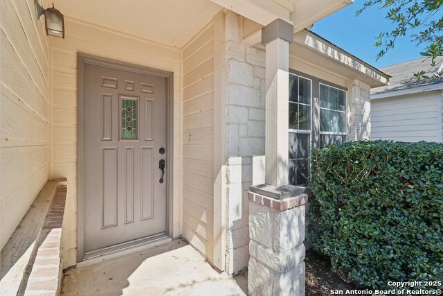 Listing photo id 2 for 25703 Lost Creek Way