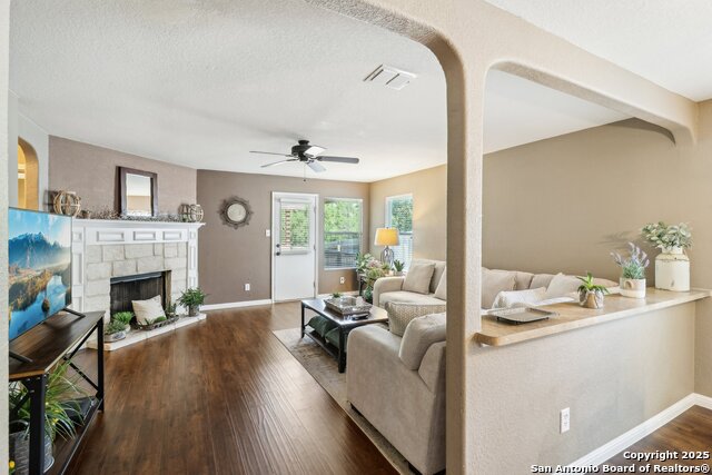 Listing photo id 6 for 25703 Lost Creek Way