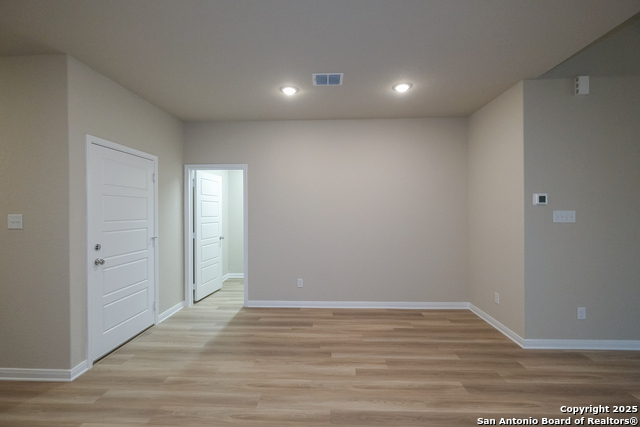 Image 10 of 35 For 4907 Topaz Bend