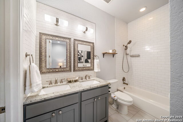 Listing photo id 12 for 925 Burnet