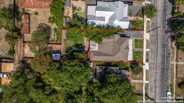 Listing photo id 29 for 925 Burnet